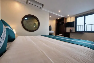 King Room with Mountain View — Calla Lily Hotel